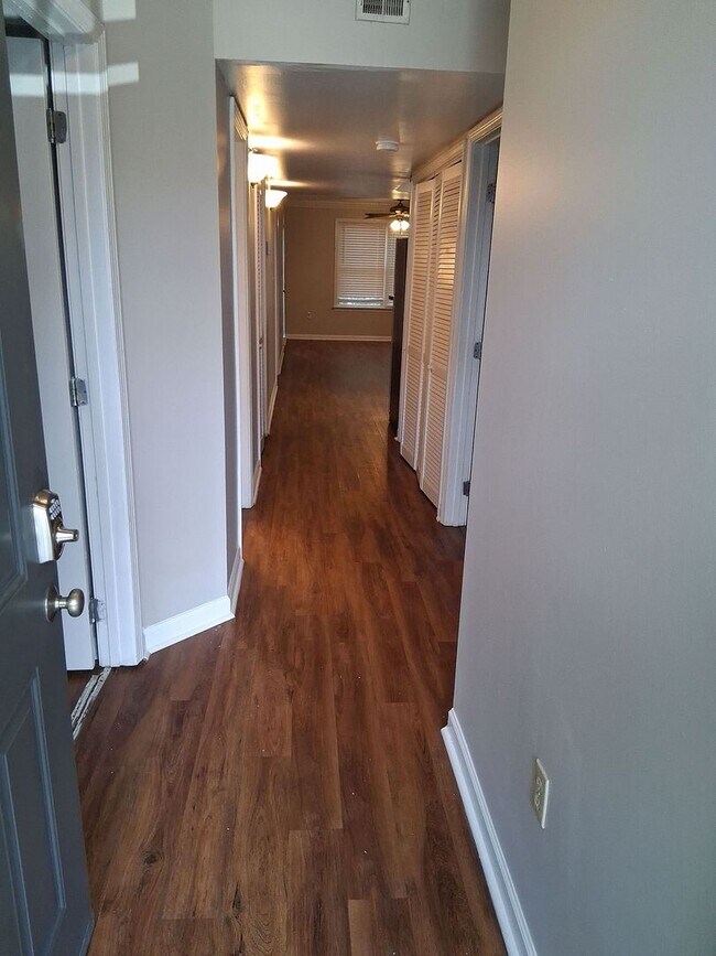 Photo - 2 Blocks from UT Law School - 3bd/2ba with TWO PARKING SPOTS Available for FALL 2026! Unit 205