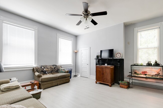 Photo - 3151 Moody Ave Unit B