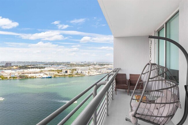 Photo - 335 S Biscayne Blvd Unit 3904
