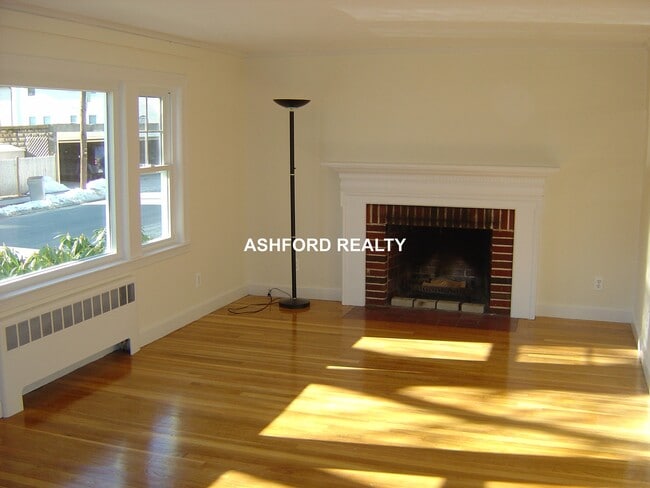 Photo - 24 Loring St
