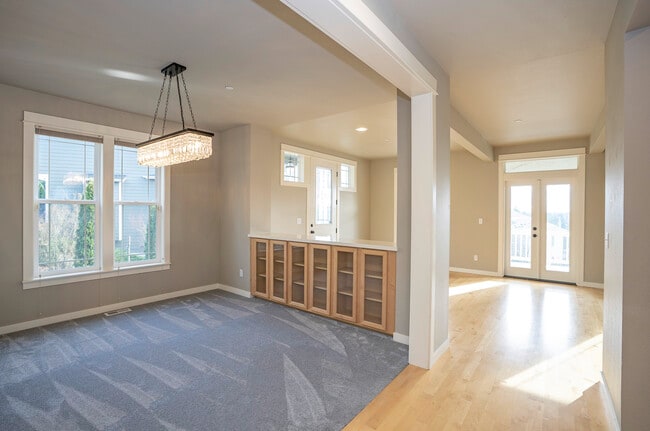 Photo - 1749 Skyline Ridge Ln SW