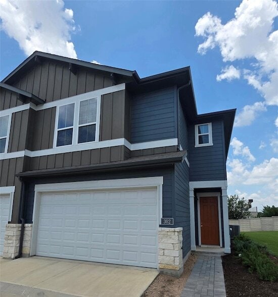 Building Photo - 1020 Vista View Dr Unit 302