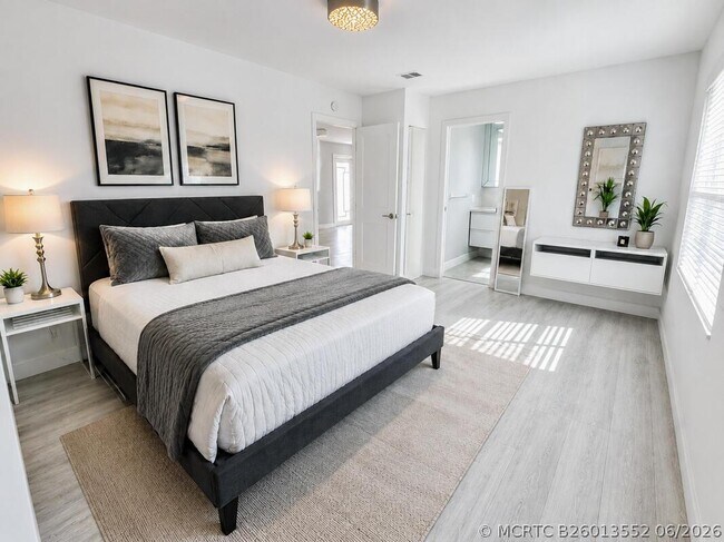 Photo - 100 NW 40th St