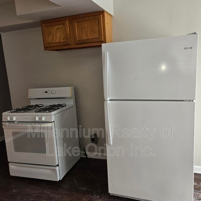 Photo - 644 E Meyers Ave