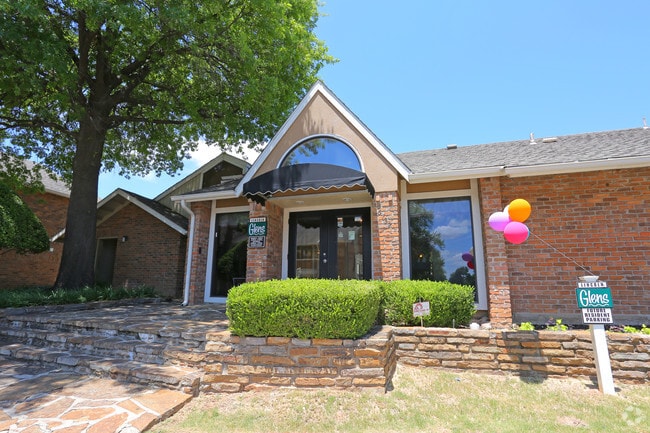 Lincoln Glens Apartments For Rent In Tulsa Ok Forrent Leasing Office Lincoln Glens Apartments