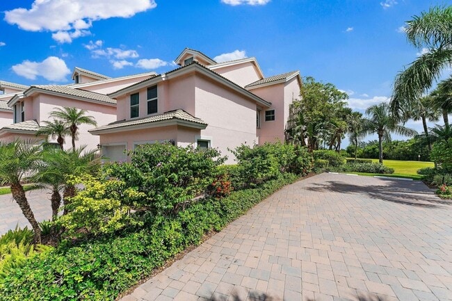Photo - 2905 Fairway Dr N