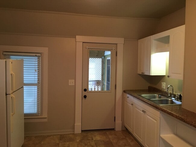 Photo - 309 N Main St