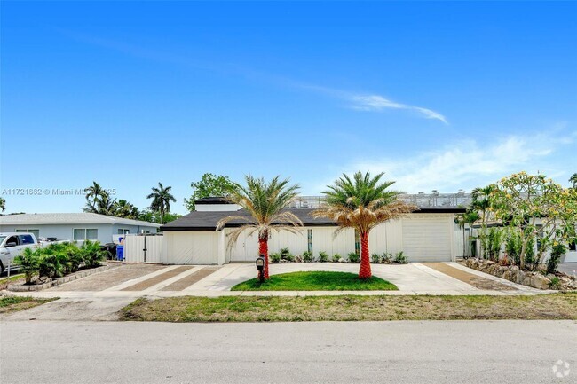 Building Photo - 1720 SW 23rd Ave Rental