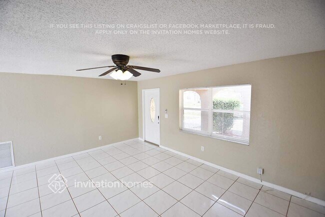 Photo - 10927 Gallery St