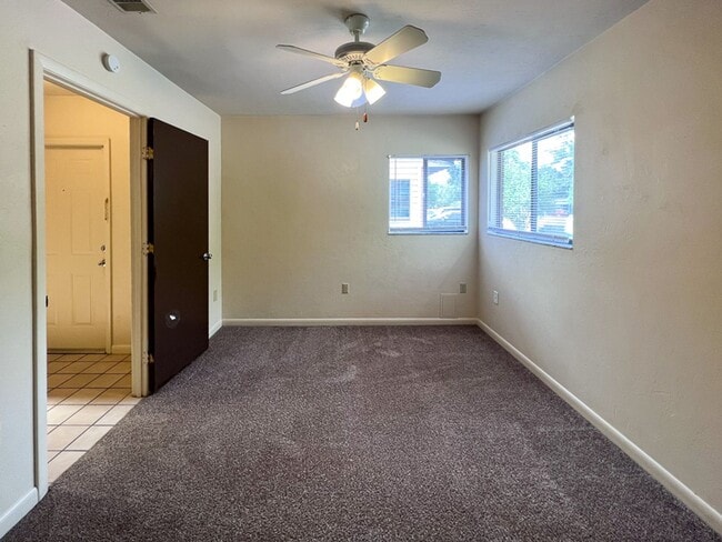 Photo - 2/2 Flat in Napier Oaks available Early August!
