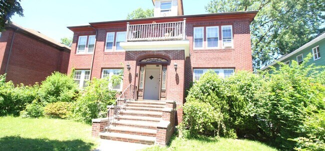 Building Photo - 91 Verndale St Rental