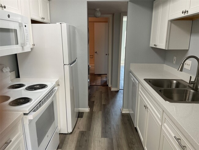 Building Photo - 3220 69th St