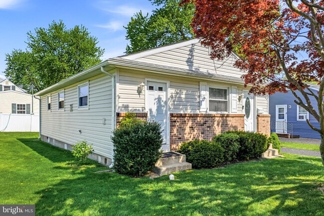 Photo - 114 Grandview Ave