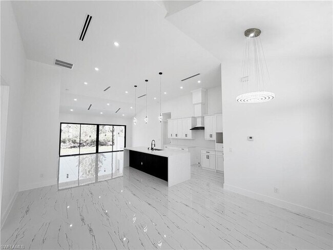 Photo - 2607 49th St W