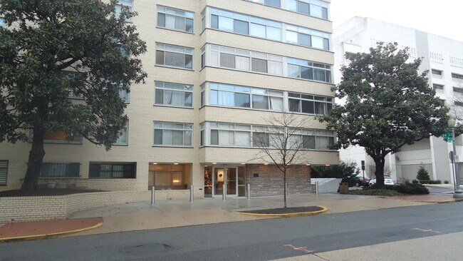 Building Photo - 2401 H St NW Unit #709 Rental