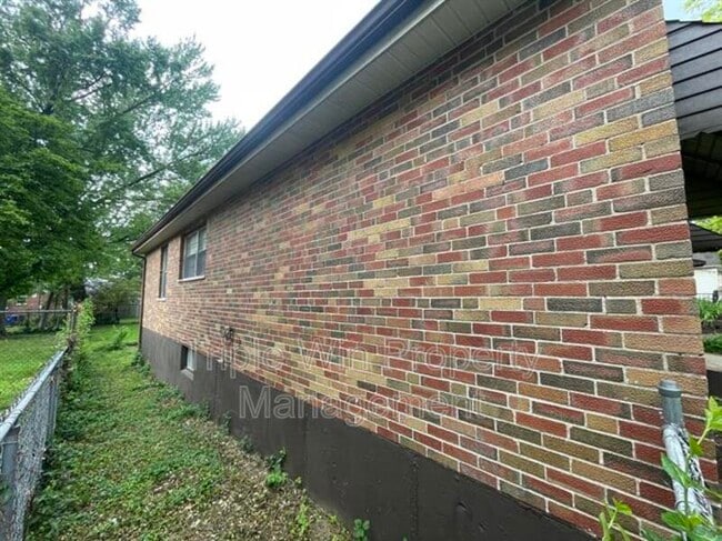 Photo - 6918 Etzel Ave