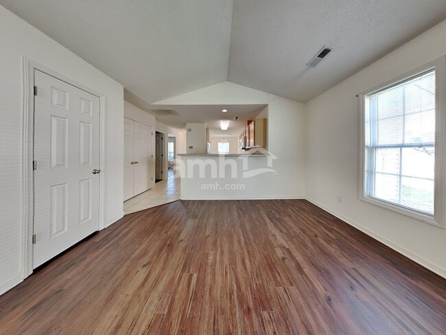 Photo - 105 Bristol View Cir