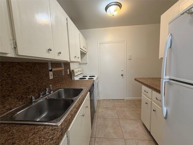 Photo - 2151 NE 68th St Unit 207