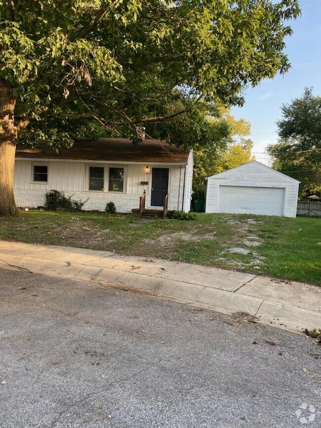 Building Photo - Cottage-style home in beautiful Brownsburg!