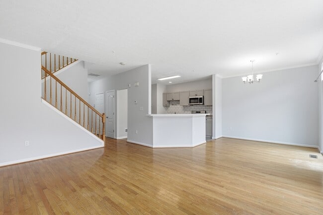 Photo - 5905 Grenfell Loop