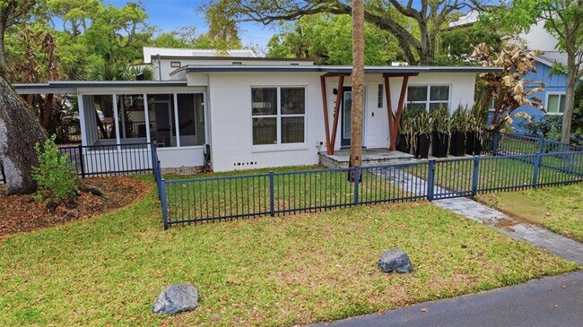 Photo - 306 S Pine St