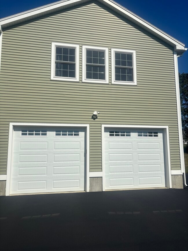 Building Photo - 16 Overlook Ave Unit In-law  apartment