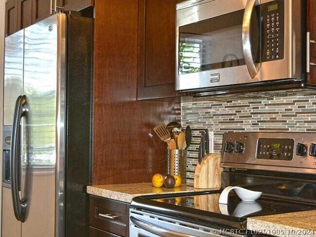 Photo - 2240 N Cypress Bend Dr Unit 202
