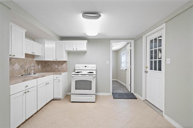 Photo - Lovely 2 Bedroom 2 Bath Duplex