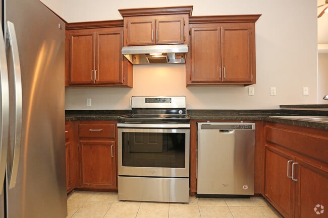 2 HAB, 2 BA - 1,096 ft²