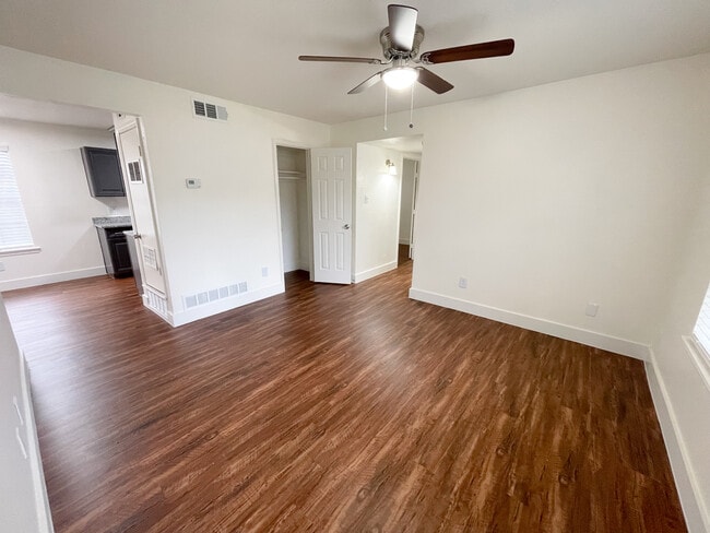 Photo - Saginaw Station