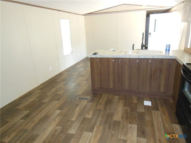 Photo - 127 Quail Run St