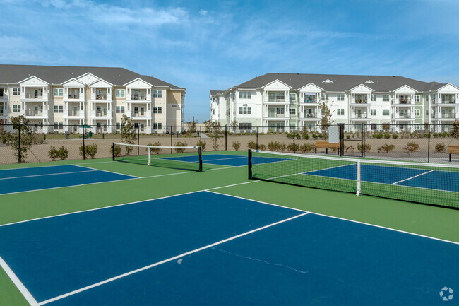 Building Photo - Willows at Grande Dunes Rental