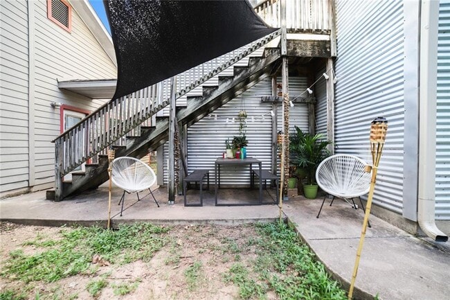 Photo - 2905 Robinson Ave Unit B