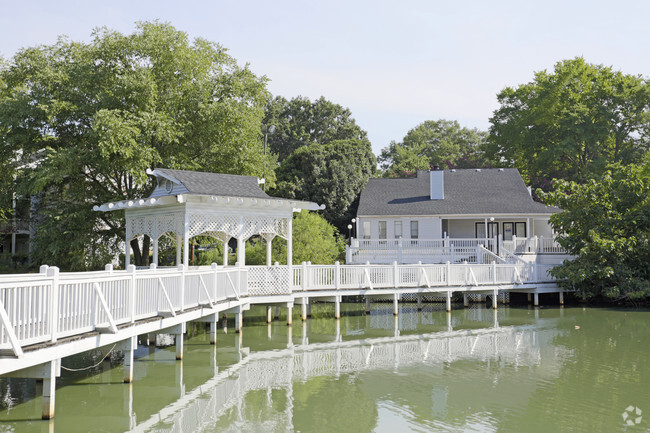 Building Photo - The Landing on Farmhurst Rental