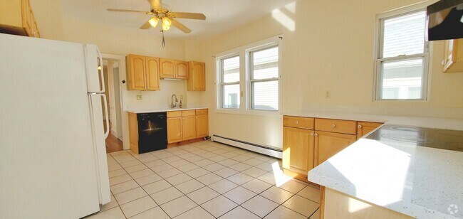 Building Photo - 19 Antwerp St Unit 2 Rental