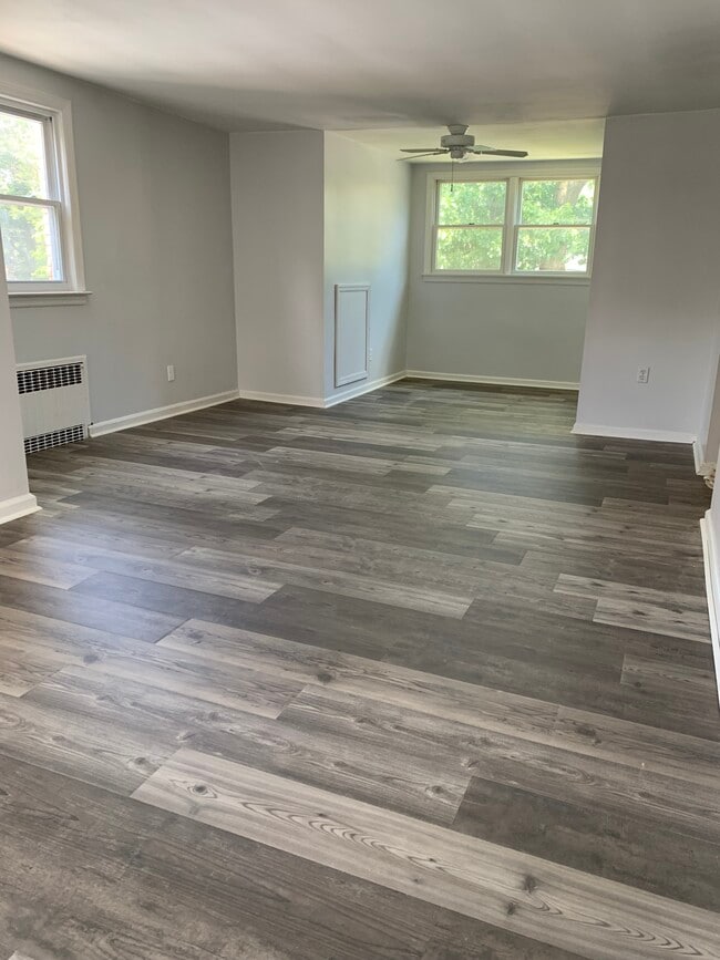 Fotografía del edificio - 61 Engelke Ave Unidad Upper