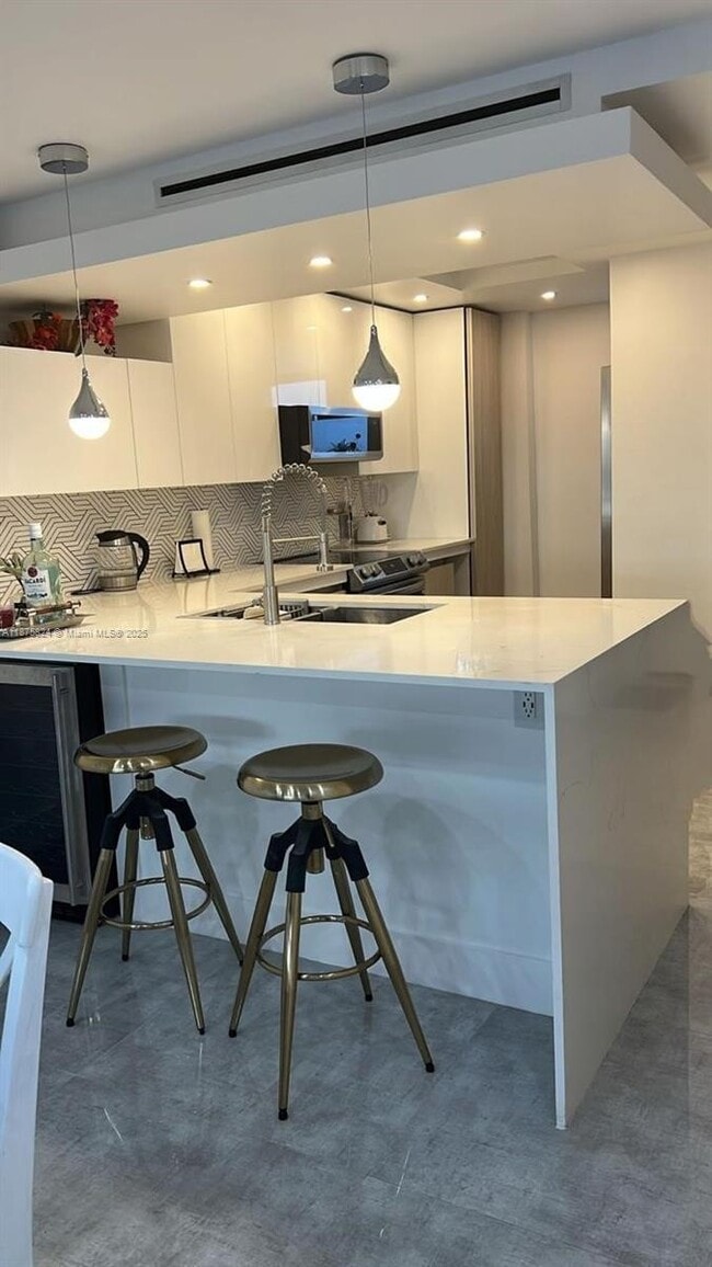 Building Photo - 2903 N Miami Beach Blvd Unit 1003 Rental