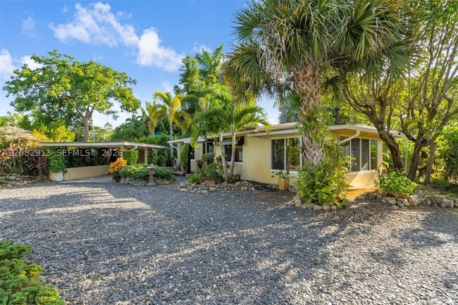 Photo - 100 NE 26th Dr