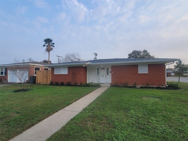 Photo - 107 Avalon Way