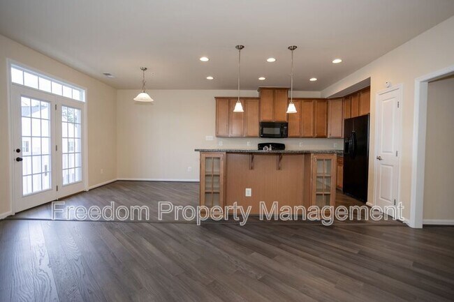 7408 Brunson Cir