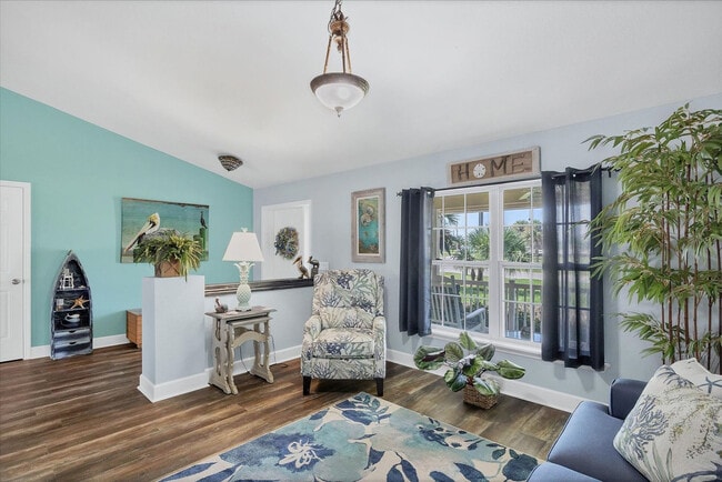 Building Photo - 15736 Lakeland Cir Rental