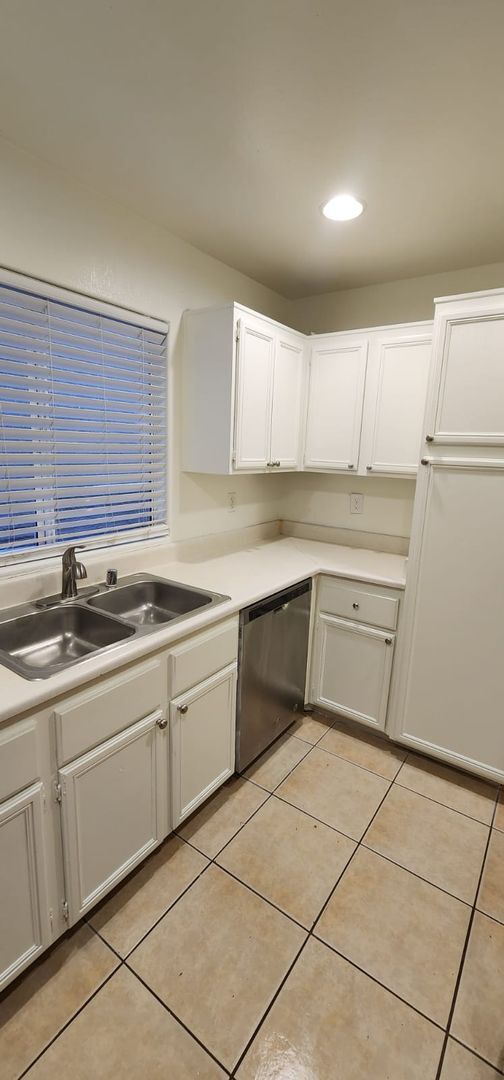 Photo - Beautiful 3-Bed, 2.5-Bath Home in Las Vegas