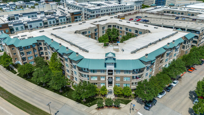 Building Photo - Galatyn Station