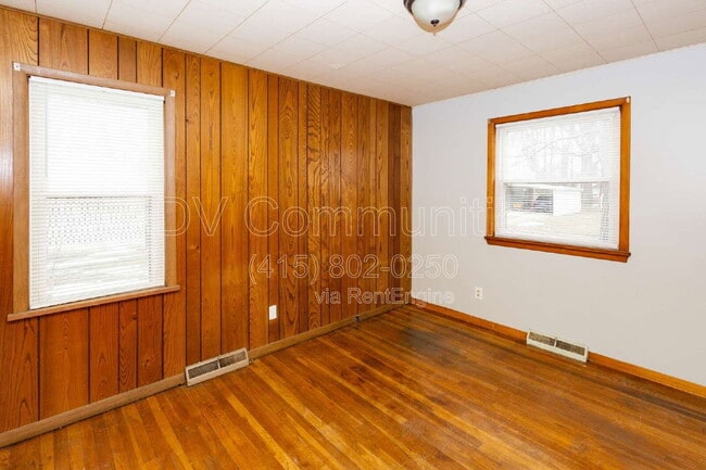 Photo - 312 E 317th St