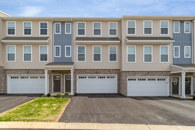 Photo - 1829 Shady Ln