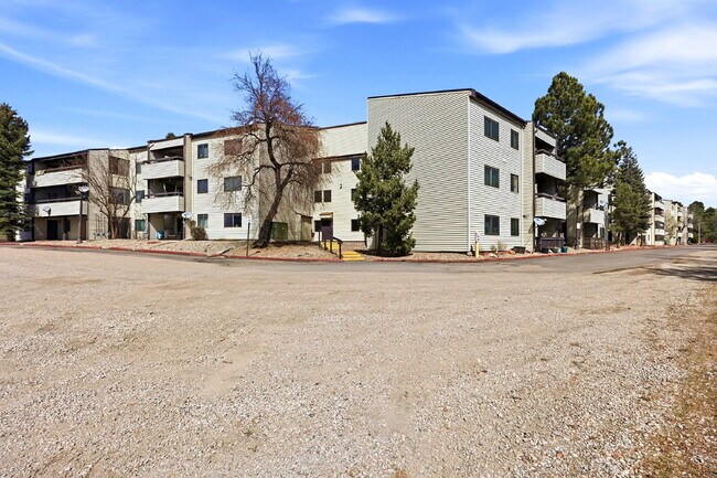 Building Photo - $1,495.95, 2-bed, 2-bath condo located in Colorado Springs with in-unit laundry Unit 106