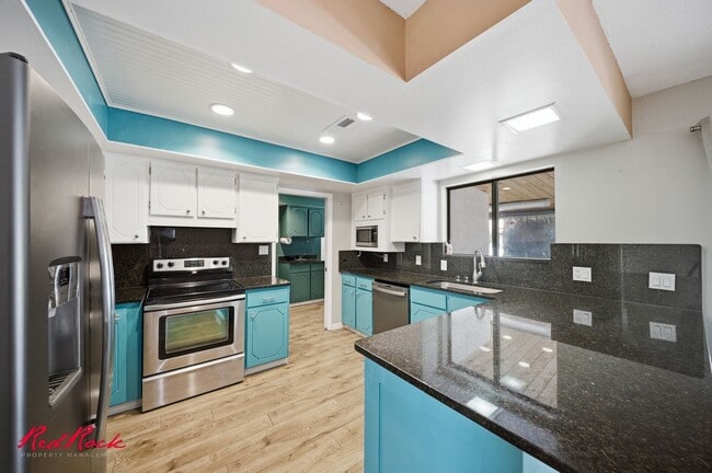 Building Photo - Lovely 4 Bedroom Home in Santa Clara!