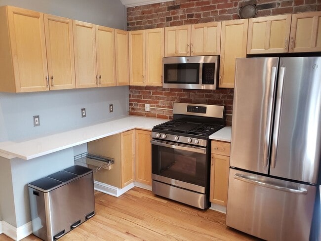 Photo - 2755 Lafayette St