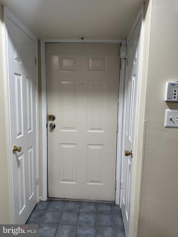 Building Photo - 4490 Lord Loudoun Ct Unit 16-7