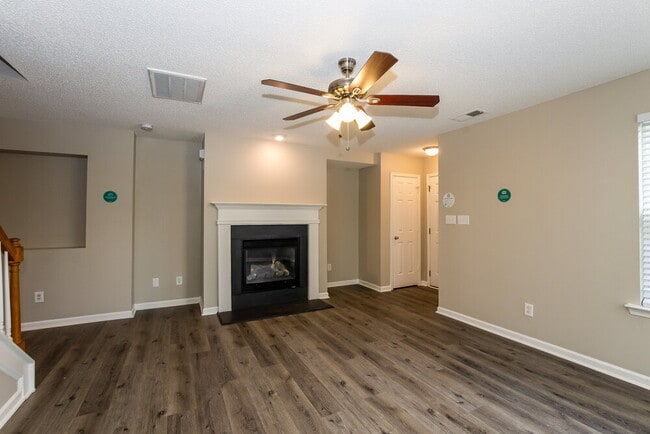 Photo - 4509 Red Hook Rd